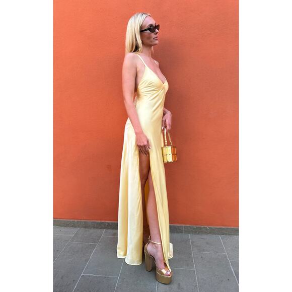 Show Me Your Mumu Anderson Maxi Dress in Pale Yellow Luxe Satin XXL NWT - Picture 4 of 9